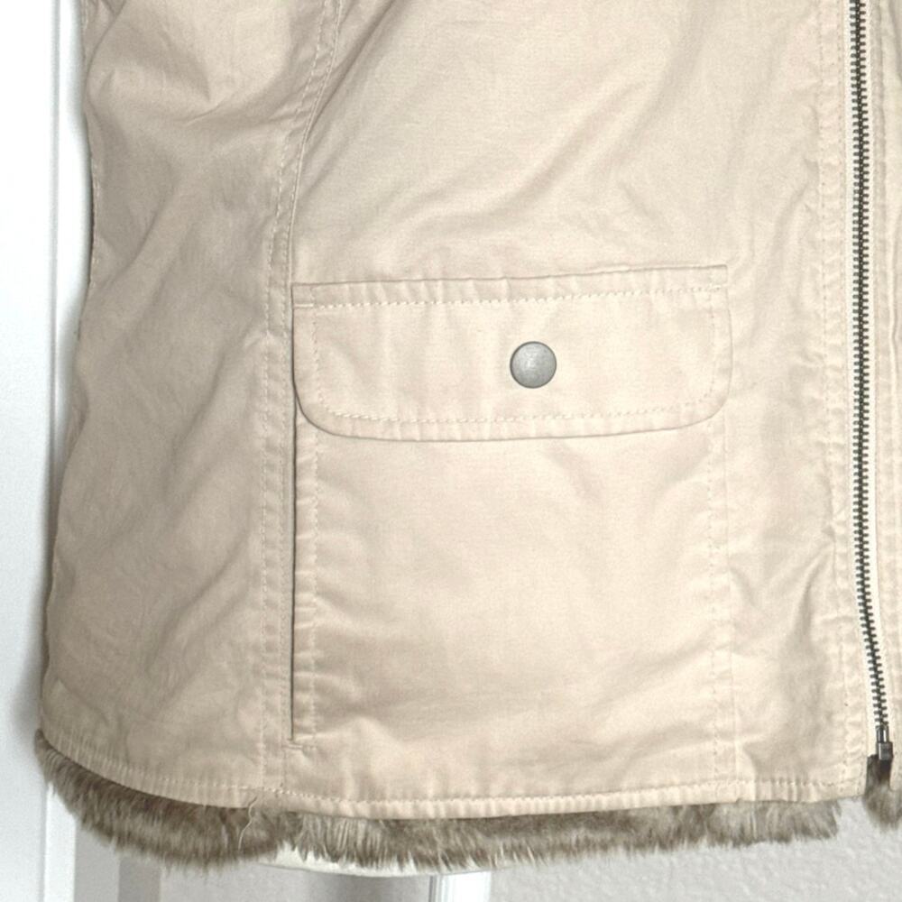Fully Reversible Faux Fur Vest Women’s Size M Old Navy - Picture 5 of 9